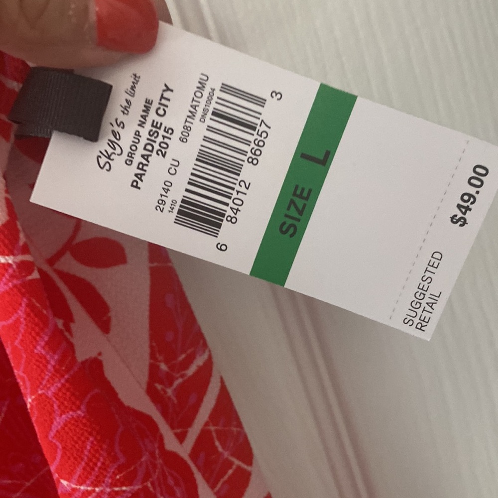 Skye’s the limit red/pink/white sleeveless asymmetrical blouse. Sz L. NWT. - Picture 5 of 8